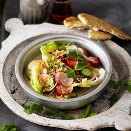 Ensalada de cous cous con falafel y hummus Ensalada de cous cous con falafel y hummus