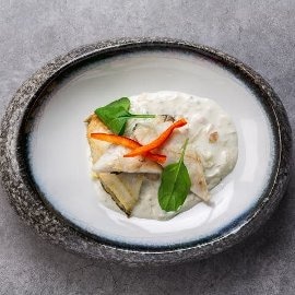 Lubina con sopa de coco y albahaca Lubina con sopa de coco y albahaca