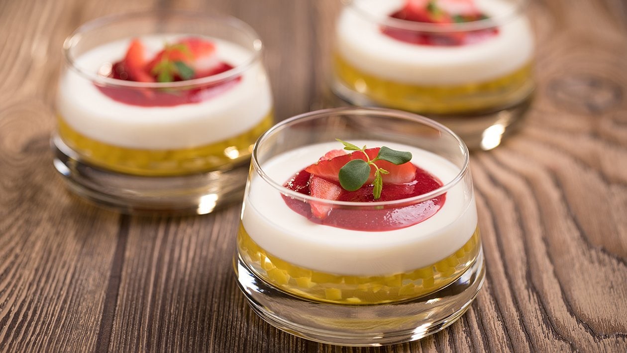 Panna cotta al coco sobre gelatina de mango – - Receta - UFS