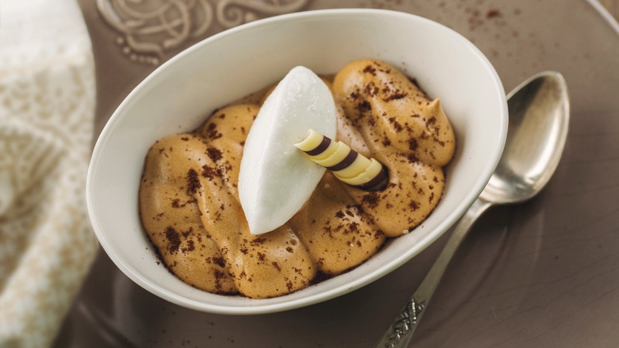 Aireado de café y whisky viejo con merengue cocido – - Receta - UFS