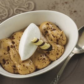 Aireado de café y whisky viejo con merengue cocido Aireado de café y whisky viejo con merengue cocido