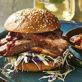 Sándwich de ternera brisket con salsa chipotle Bourbon Sándwich de ternera brisket con salsa chipotle Bourbon