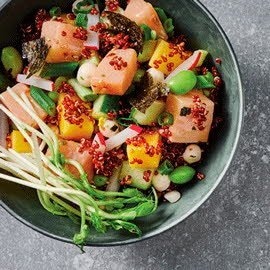 Bol de quinoa con hamachi