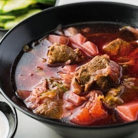 Borsch caliente de ternera