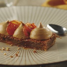 Brownie de avellana con naranjas enanas caramelizadas Brownie de avellana con naranjas enanas caramelizadas