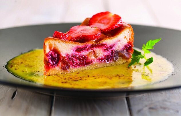 Cheesecake con fresas y crème brûlée Cheesecake con fresas y crème brûlée