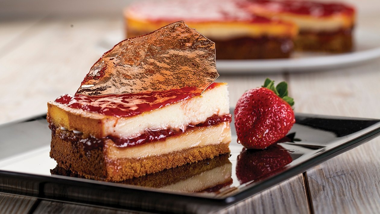 Cheesecake relleno de fresa con bizcocho y cristal de cereza – - Receta - UFS