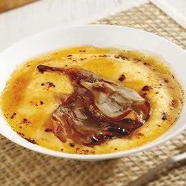 Crema catalana con crujiente de pera