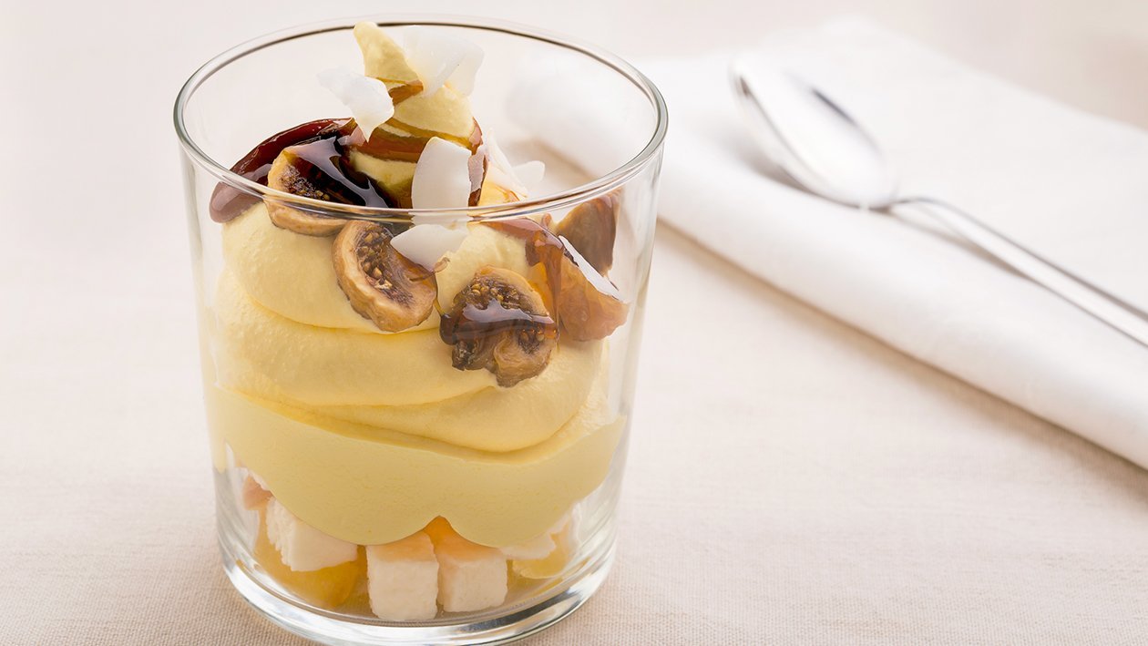 Crema catalana con manzana, higos caramelizados y coco confitado – – Receta UFS
