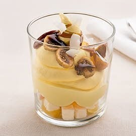 Crema catalana con manzana, higos caramelizados y coco confitado