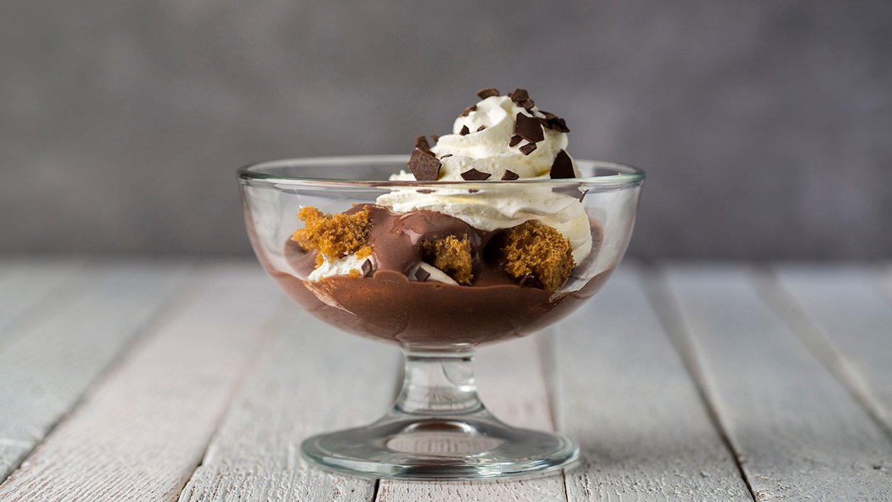 Crema de chocolate con bizcocho esponjoso y chantilly – - Receta - UFS Crema de chocolate con bizcocho esponjoso y chantilly – - Receta - UFS