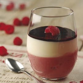 Crema de frambuesa cuajada con espejo de chocolate Crema de frambuesa cuajada con espejo de chocolate