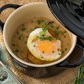 Crema de hongos, foie, y huevo poche sin gluten