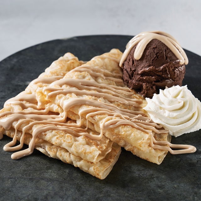Crepes de Nocilla con helado de chocolate negro Crepes de Nocilla con helado de chocolate negro