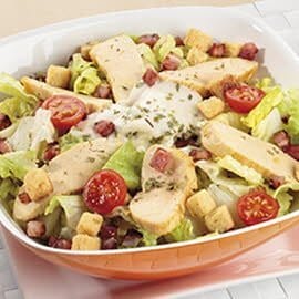 Ensalada César tradicional sin anchoa ni parmesano