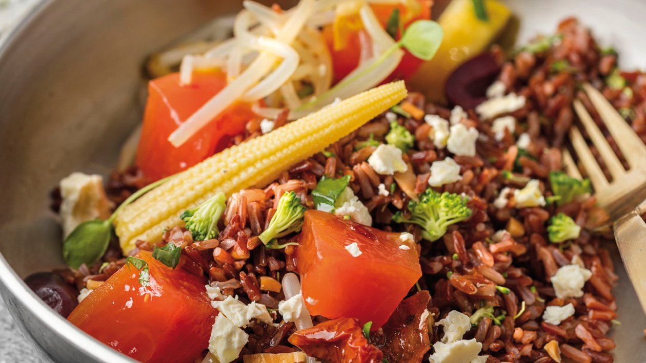 Ensalada de arroz rojo con verduritas, papaya encurtida y queso feta – - Receta - UFS Ensalada de arroz rojo con verduritas, papaya encurtida y queso feta – - Receta - UFS