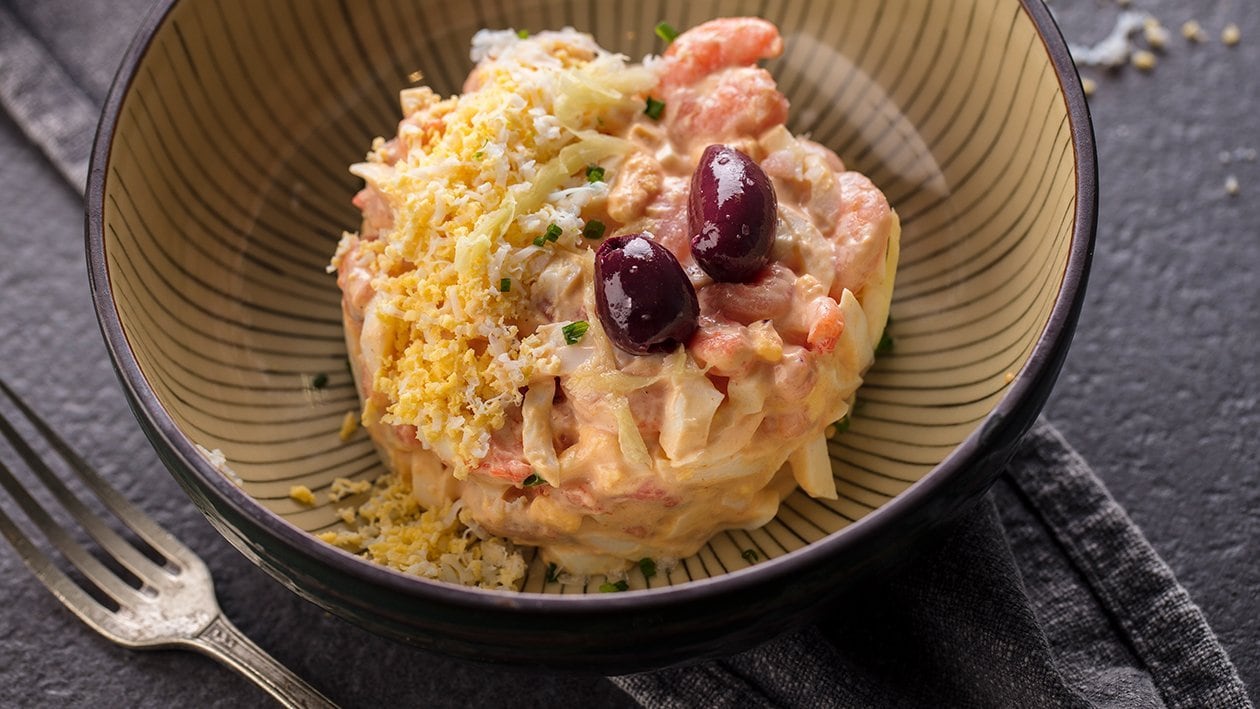 Ensalada de gambitas y oliva Kalamata con salsa rosa y escamas de sal – – Receta UFS