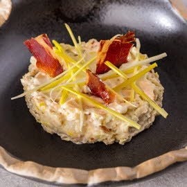 Ensaladilla Ibérica con mayonesa de huevo frito de Peio Cruz Ensaladilla Ibérica con mayonesa de huevo frito de Peio Cruz