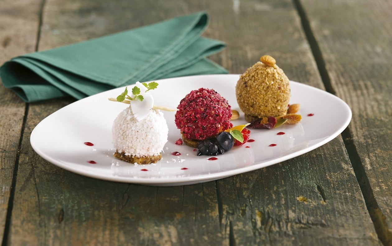 Esferas de panna cotta en tres variantes – - Receta - UFS Esferas de panna cotta en tres variantes – - Receta - UFS