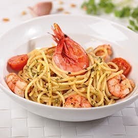 Espaguettis al pesto salteados con gamba roja Espaguettis al pesto salteados con gamba roja