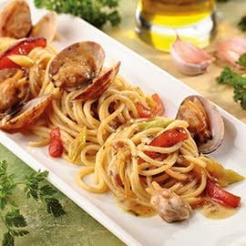 Espaguettis con almejas al ajillo Espaguettis con almejas al ajillo