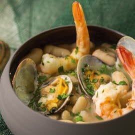 Fabes con almejas y langostinos en salsa verde con Knorr Fabes con almejas y langostinos en salsa verde con Knorr