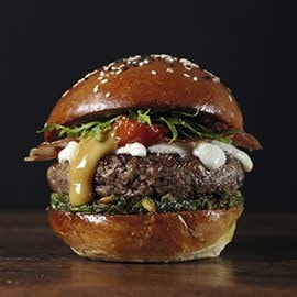 Hamburguesa de ternera al pesto y vinagre balsámico Hamburguesa de ternera al pesto y vinagre balsámico