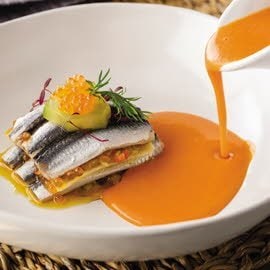 Lasaña de bocartes, pisto y sopa fría de tomate sin gluten Lasaña de bocartes, pisto y sopa fría de tomate sin gluten