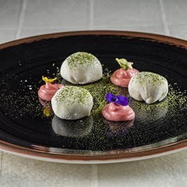 Mochi relleno de Mousse de Limón Carte d'Or y té matcha Mochi relleno de Mousse de Limón Carte d'Or y té matcha