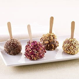 Palito de mousse con chocolate con almendra y sirope de caramelo Palito de mousse con chocolate con almendra y sirope de caramelo