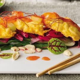 Pavías de rape sobre cama de pak choi y anacardos sin gluten Pavías de rape sobre cama de pak choi y anacardos sin gluten