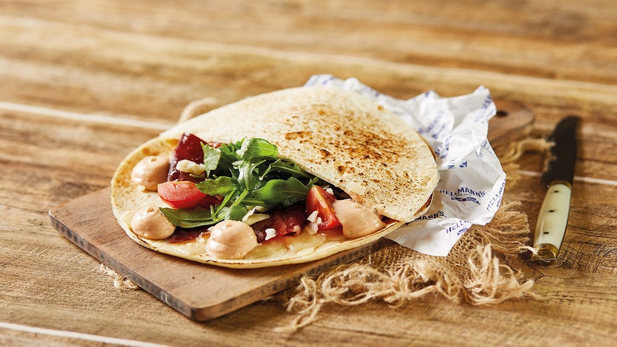 Piadina de cecina rúcula y parmesano con mayonesa de tomate semiseco – - Receta - UFS