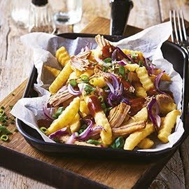 Patatas fritas con carne de cerdo mechada Patatas fritas con carne de cerdo mechada