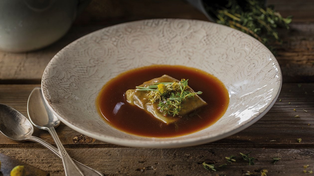 Ravioli de rabo de toro con jugo de carne y toque eléctrico – - Receta - UFS