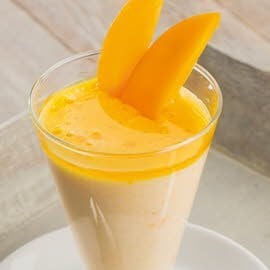 Semifrío de mango y vainilla Semifrío de mango y vainilla