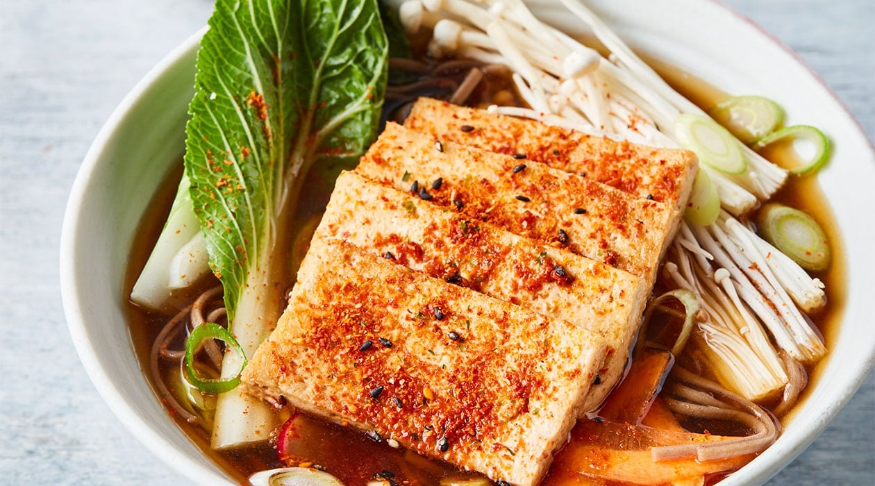 Sopa de miso con fideo udon y tofu en caldo dashi con pasta Marmite – - Receta - UFS