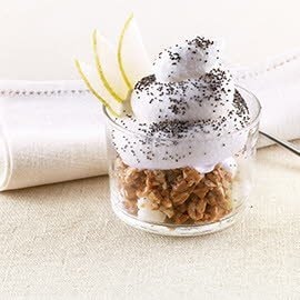 Sorbete de limón con crocante de cacahuete y semillas de amapola