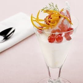 Sorbete de limón y grosella con corteza de naranja confitada y eneldo Sorbete de limón y grosella con corteza de naranja confitada y eneldo