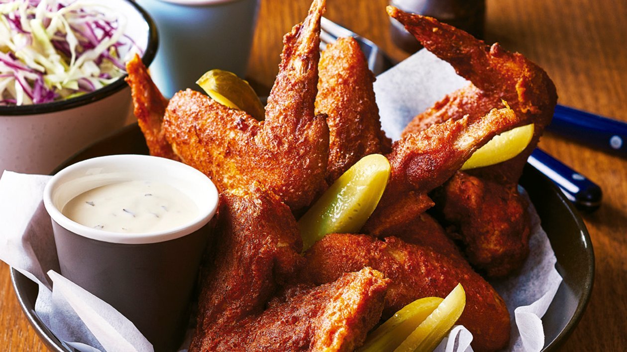 Tennessee hot fried chicken, slaw and blue cheese dressing – - Receta - UFS
