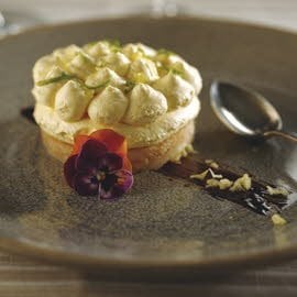 Tiramisú cremoso de lima y escamas de sal y limón Tiramisú cremoso de lima y escamas de sal y limón