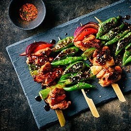 Yakitori de pollo Yakitori de pollo