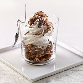 Yogur Postre Soft con anacardos chocolate y dulce de leche