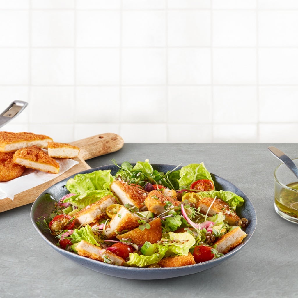 Ensalada con Hamburguesa Crispy Nopollo y tomates secos