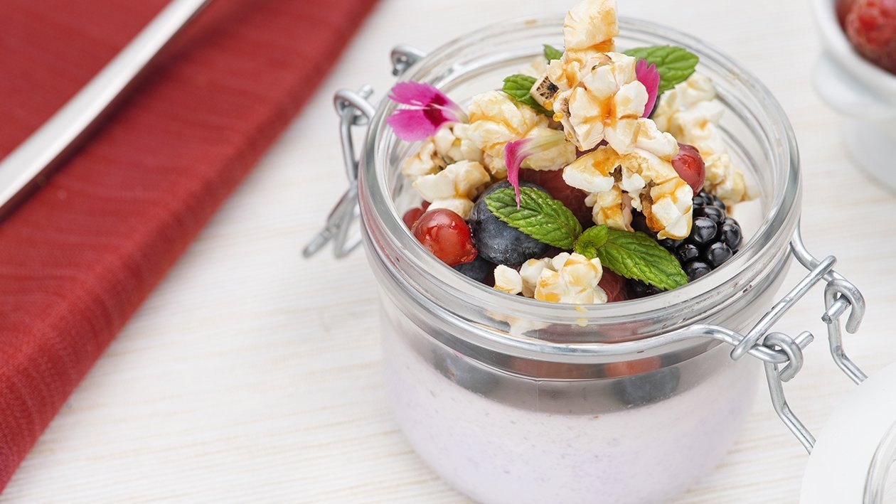 Panna Cotta de arándanos con palomitas de caramelo – - Receta - UFS