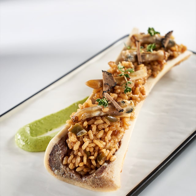 Arroz meloso de tuétano de ternera, trufa y navajas Arroz meloso de tuétano de ternera, trufa y navajas