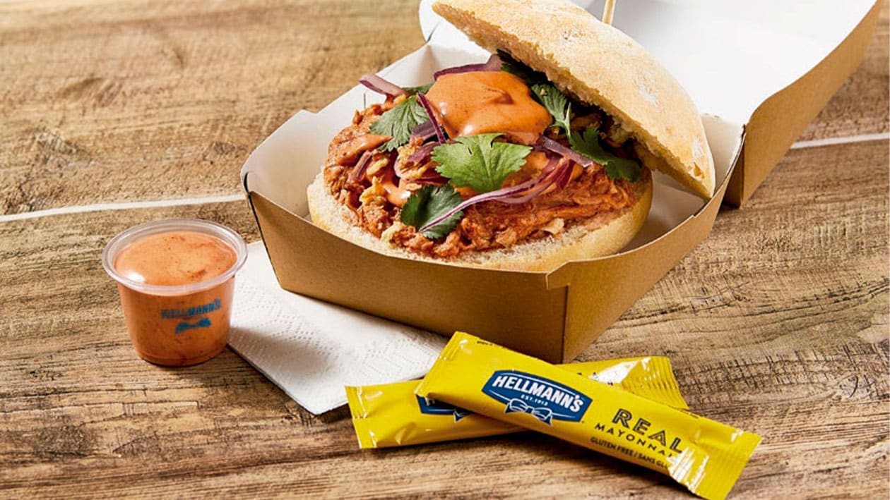 Bocadillo de cochinita Pibil con mayonesa de achiote y cebolla – - Receta - UFS