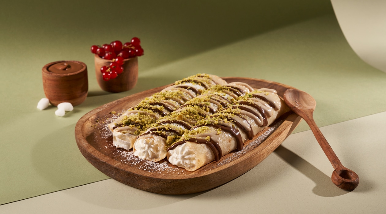 Crepes rellenos de crema chantilly y Nocilla – - Receta - UFS