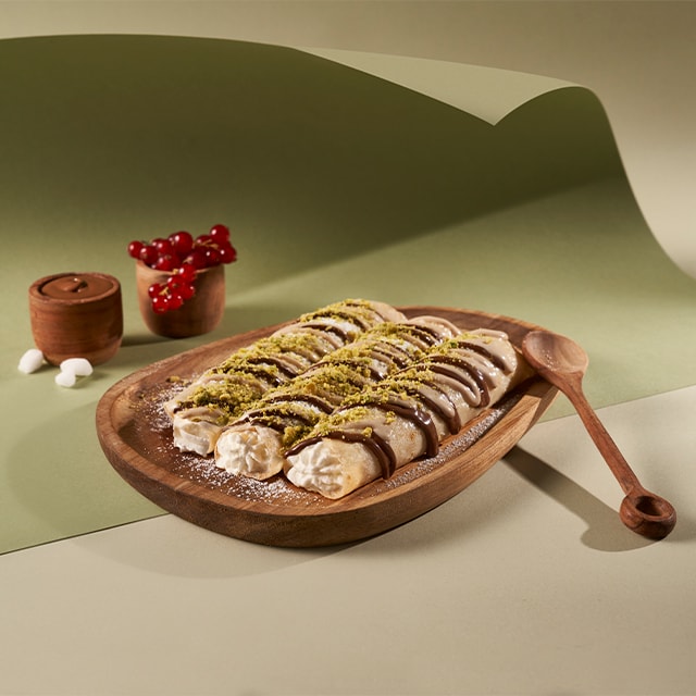 Crepes rellenos de crema chantilly y Nocilla Crepes rellenos de crema chantilly y Nocilla