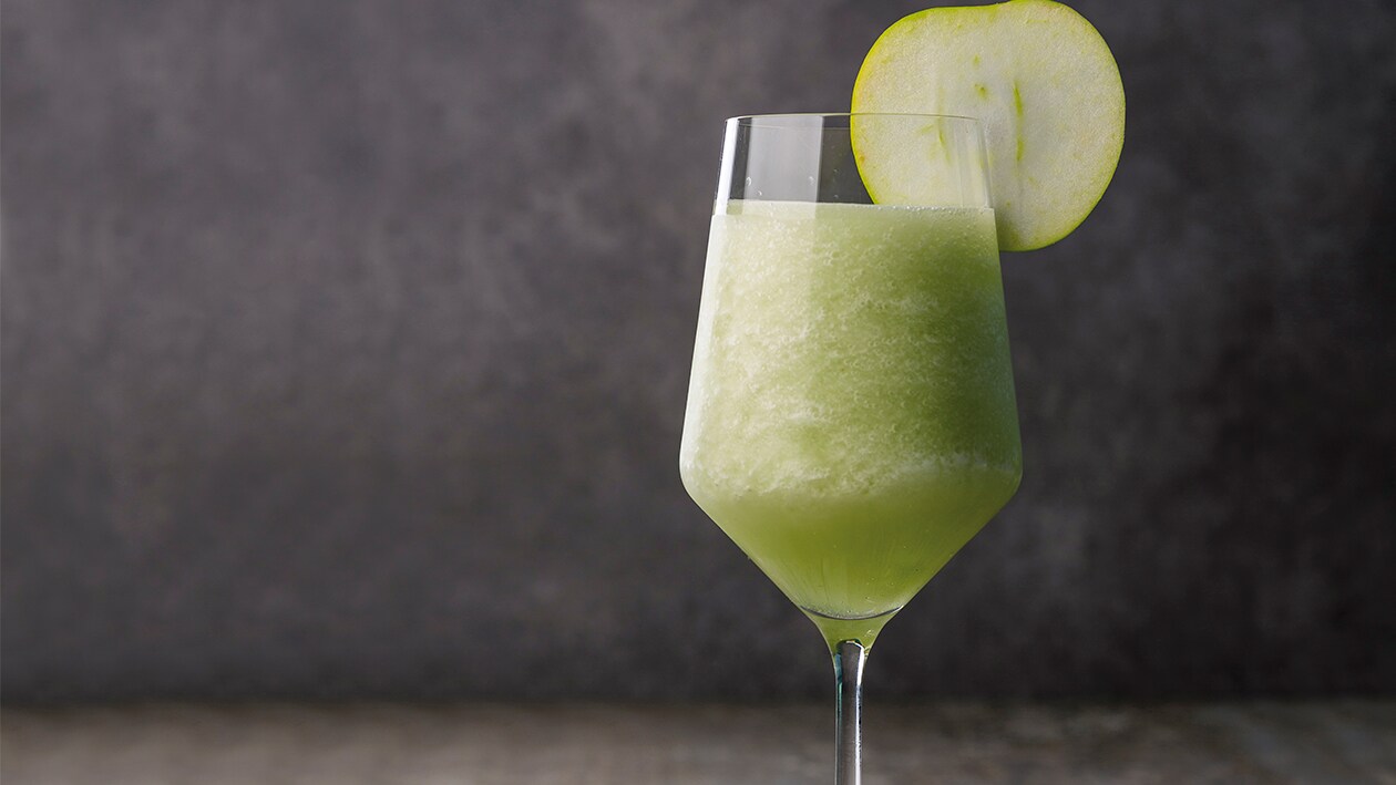 Cóctel de cava con sorbete de manzana verde de Krea – - Receta - UFS