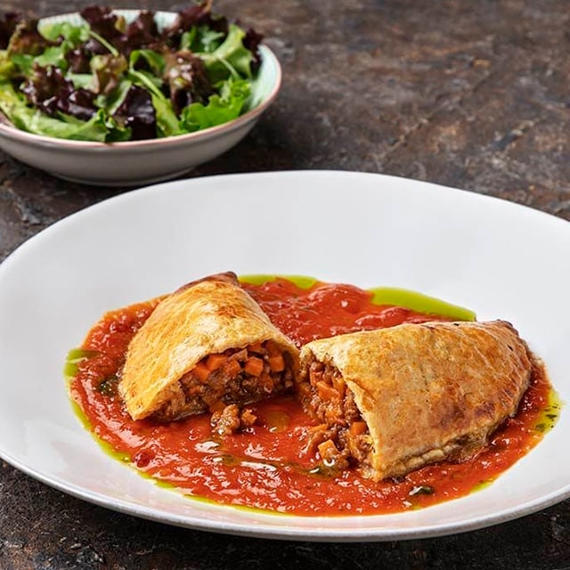 Empanada vegetariana de nocarne y pomodoro Empanada vegetariana de nocarne y pomodoro